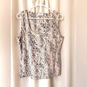 Like NEW! Snake Scoop Neck Tank